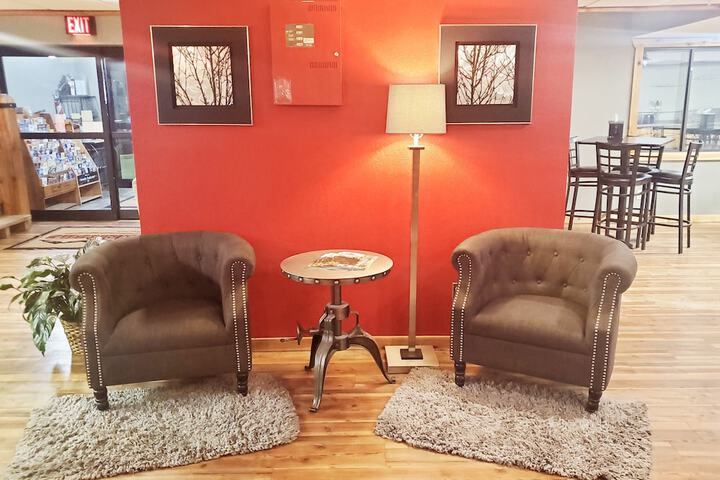 Blackstone Lodge & Suites