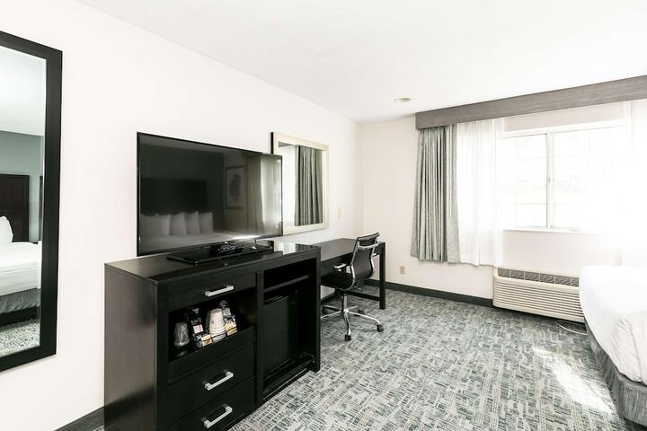Room 35 of 43