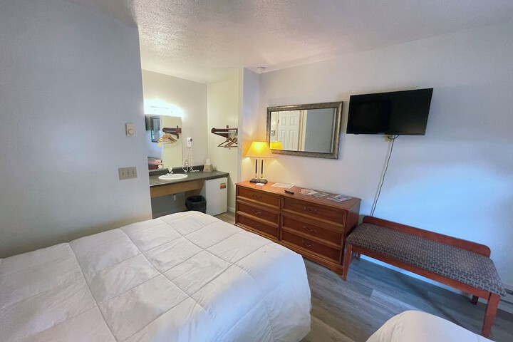 Room 30 of 104