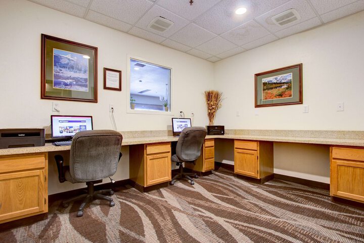 Business Center 36 of 37