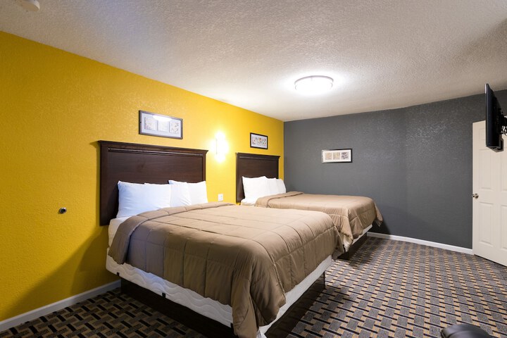 Room 10 of 30