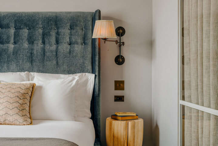 Room 30 of 168