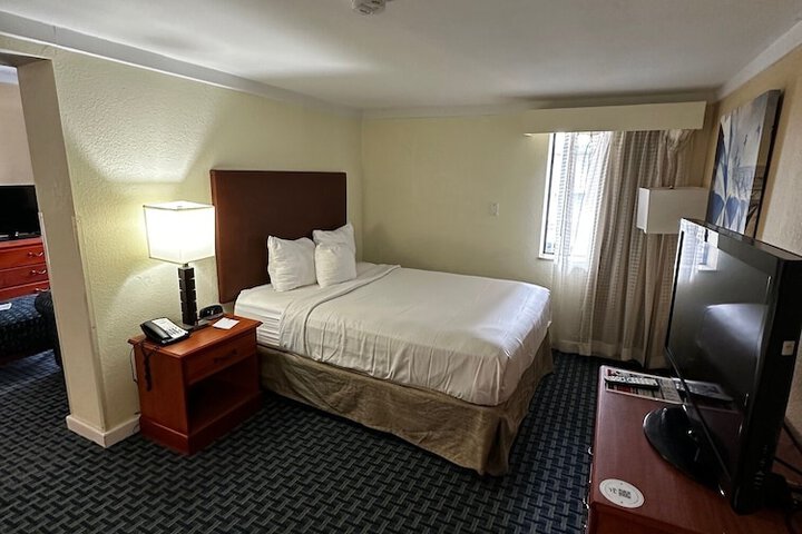 Room 19 of 47
