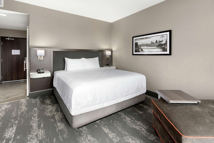 Room 40 of 65