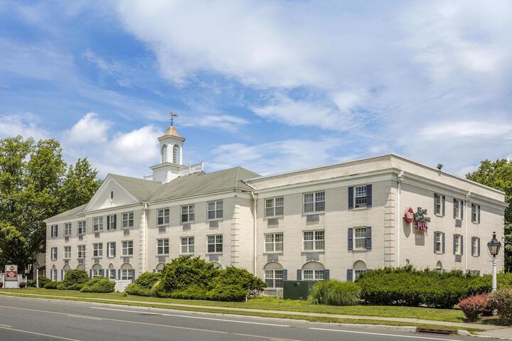 Best Western PLUS Morristown Inn-Florham Park