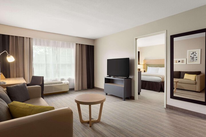 Country Inn & Suites by Radisson Jackson-Airport, MS