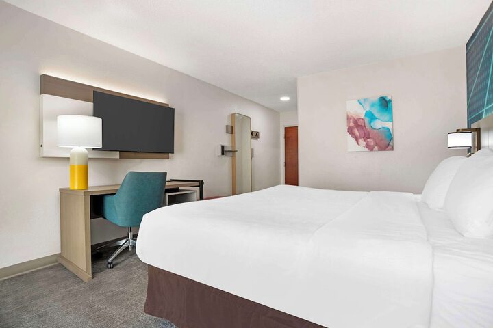 Room 15 of 39