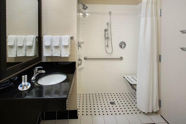 Room 10 of 22
