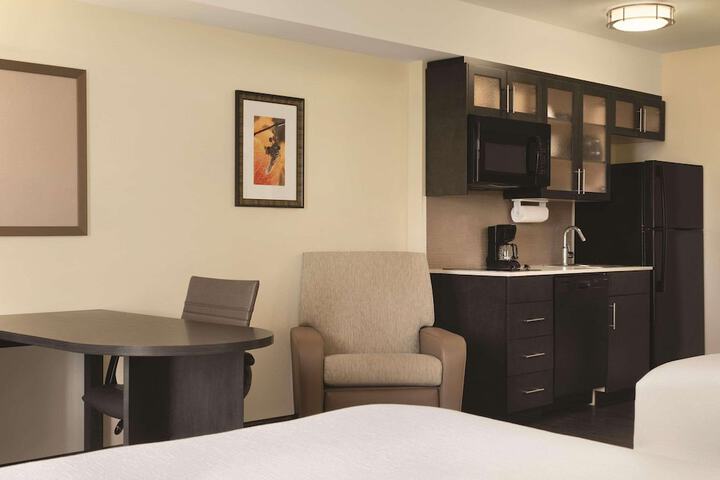Room 9 of 25