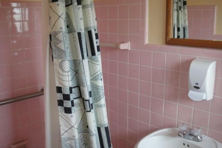 Room 13 of 20