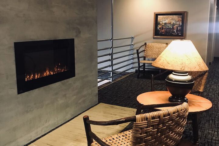 Days Inn and Suites by Wyndham Downtown Missoula-University