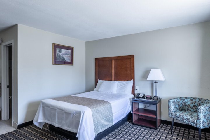 Room 8 of 23