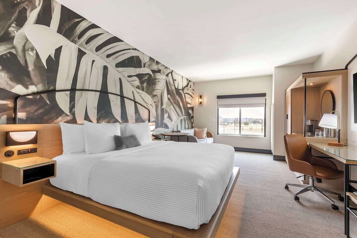 Room 55 of 104