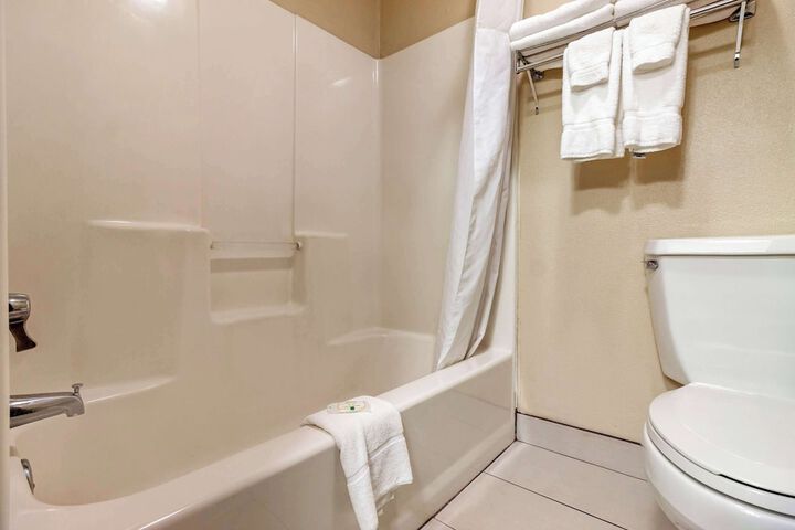 Quality Inn Hays I-70
