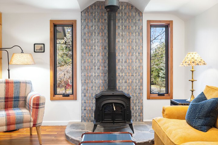 Phoenicia Lodge