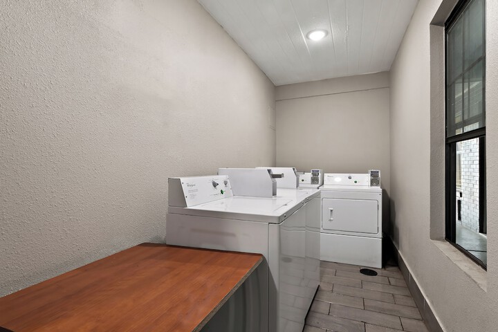 Room 10 of 13