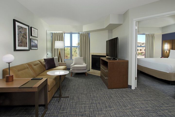 Room 17 of 36