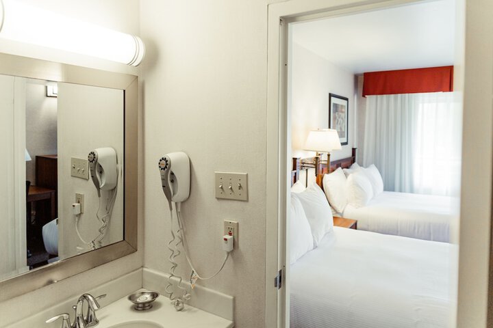 Room 48 of 59