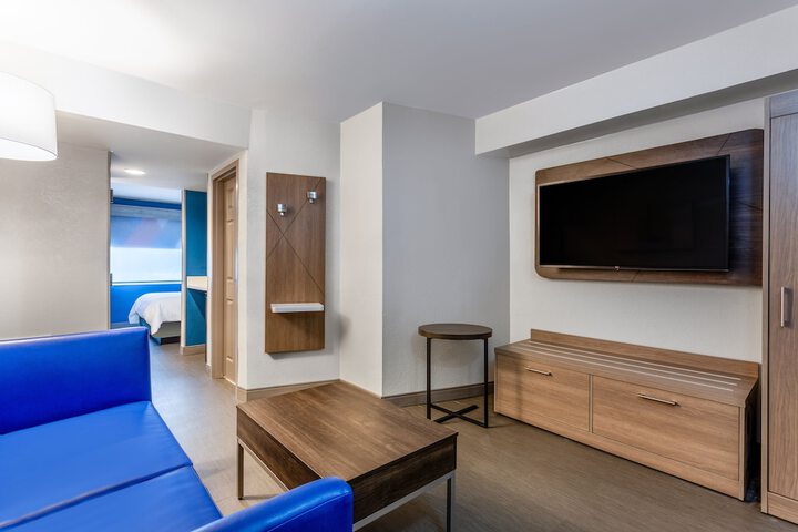 Room 15 of 60