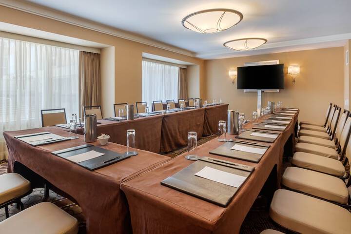 Omni Los Angeles Hotel at California Plaza