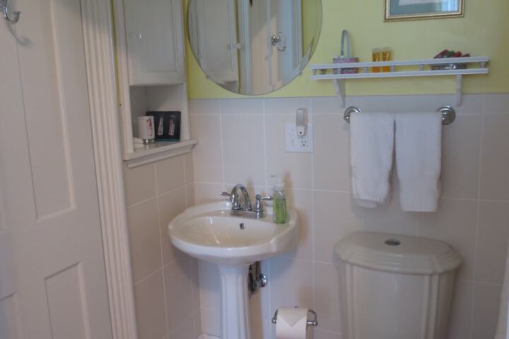 Room 20 of 37