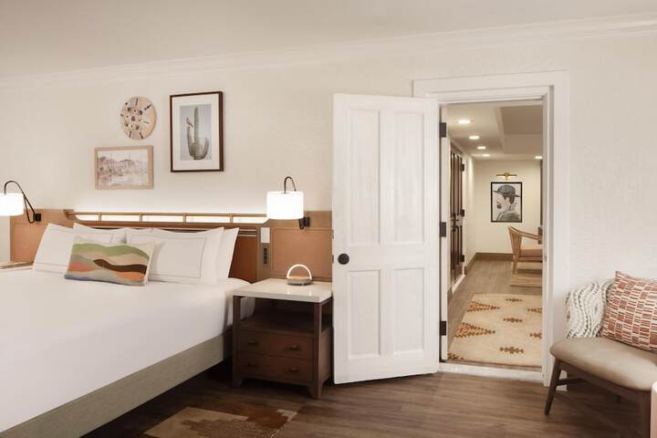 The Scottsdale Resort and Spa Curio Collection by Hilton