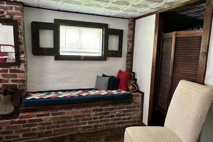 Room 43 of 82