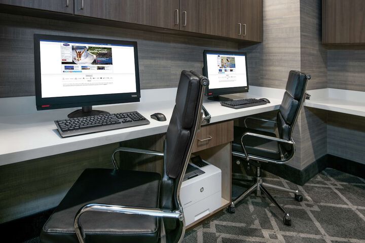 Business Center 34 of 34