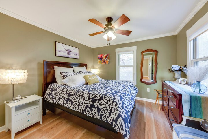 Family-friendly Twin Lakes Home Near Lake Mary!