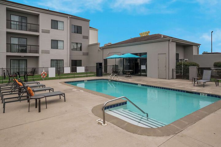 Pool 6 of 33