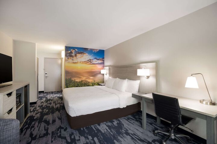 Room 33 of 53
