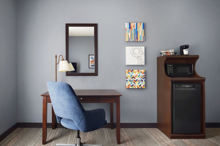 Room 7 of 27