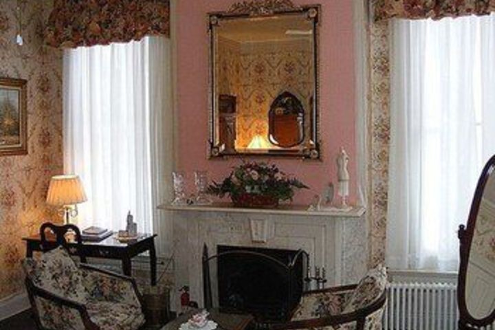 Pinehill Inn