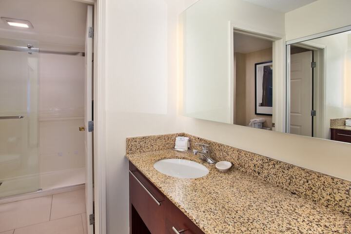 Room 21 of 42