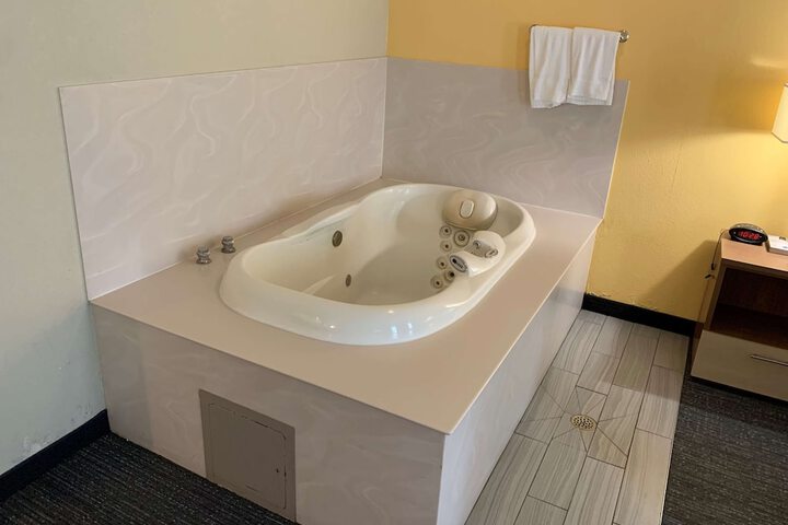 Room 9 of 47
