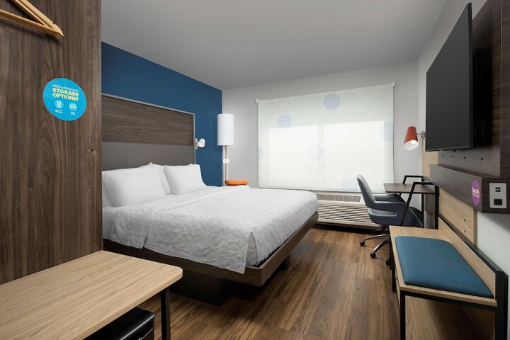 Room 27 of 41