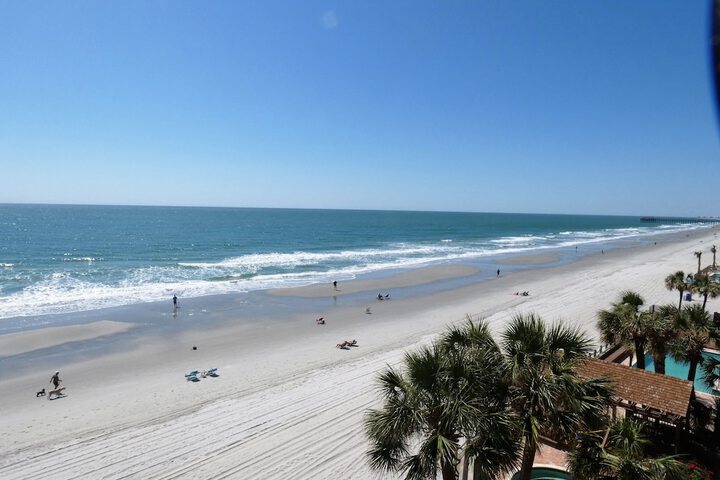 0401 Waters Edge Resort 3 Bedroom Condo by RedAwning