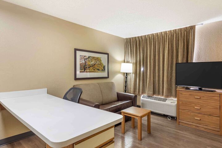 Room 21 of 34