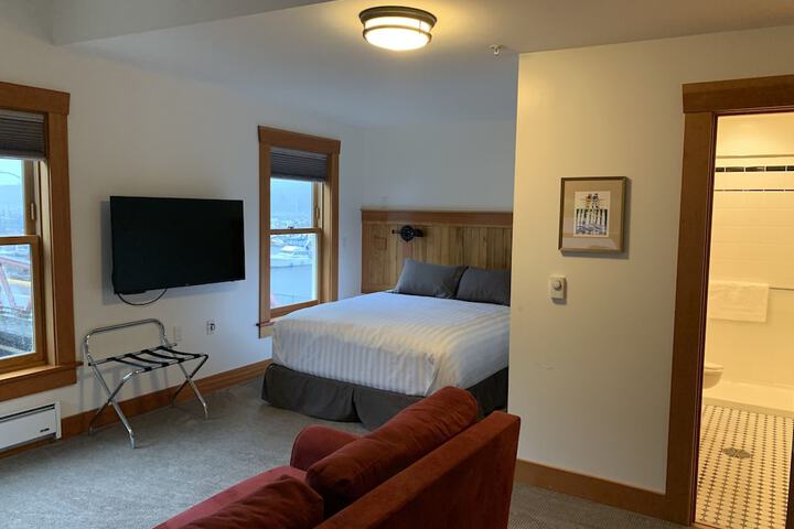 Room 105 of 119