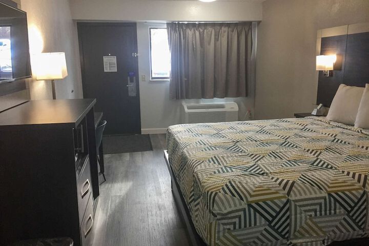 Room 21 of 33