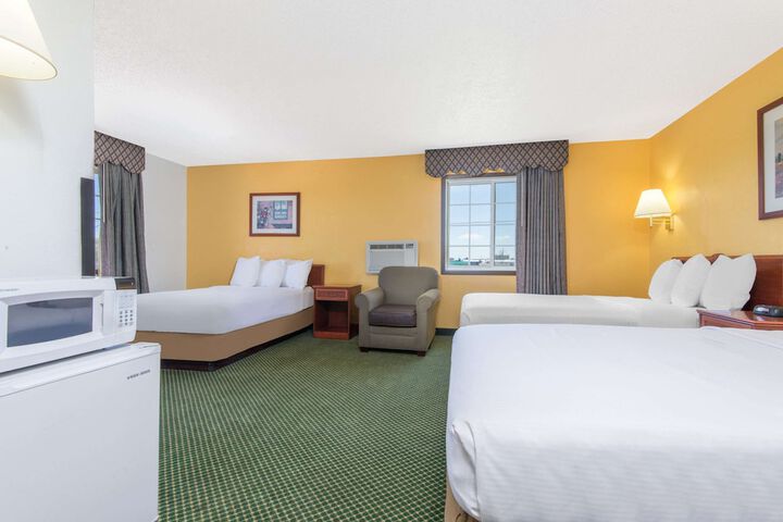 Room 9 of 15