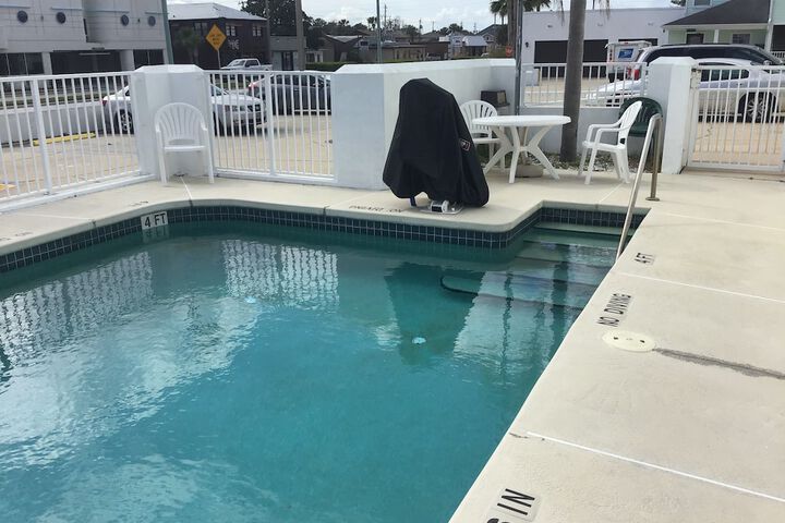 Pool 4 of 45