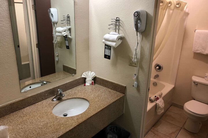 Room 15 of 25