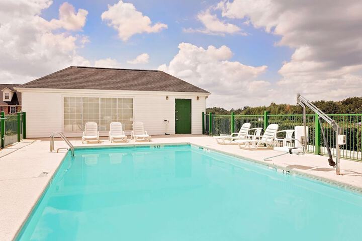 Pool 2 of 15