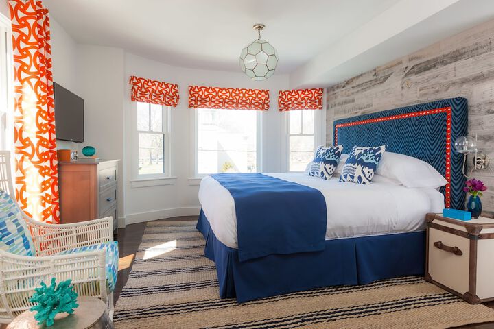 Room 53 of 65