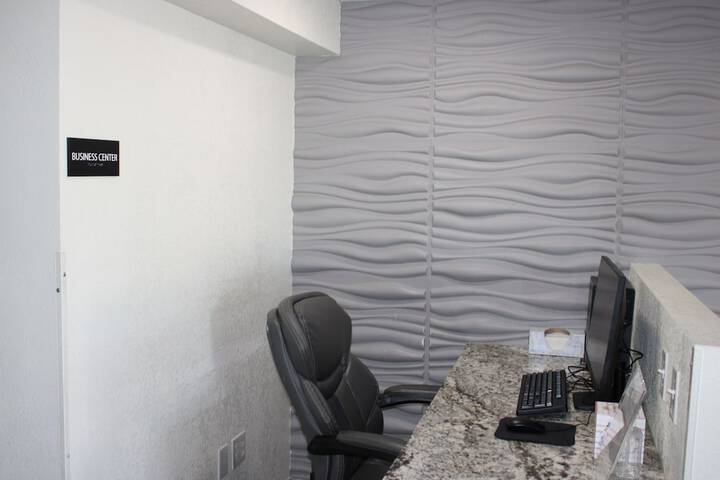 Business Center 18 of 18