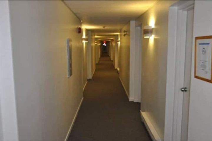 Ballroom/Hall 36 of 44
