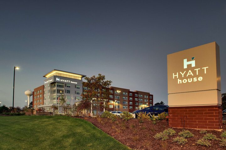 Hotel 3 of 63