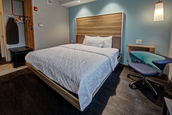Room 14 of 20