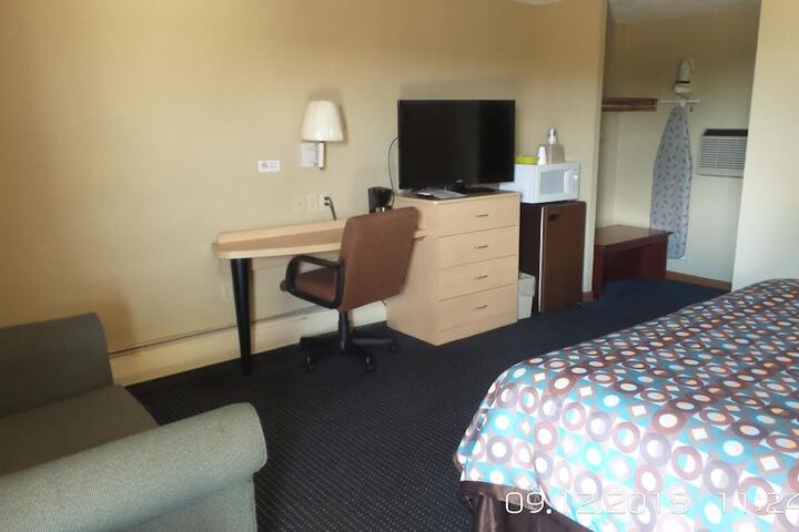 Room 13 of 31